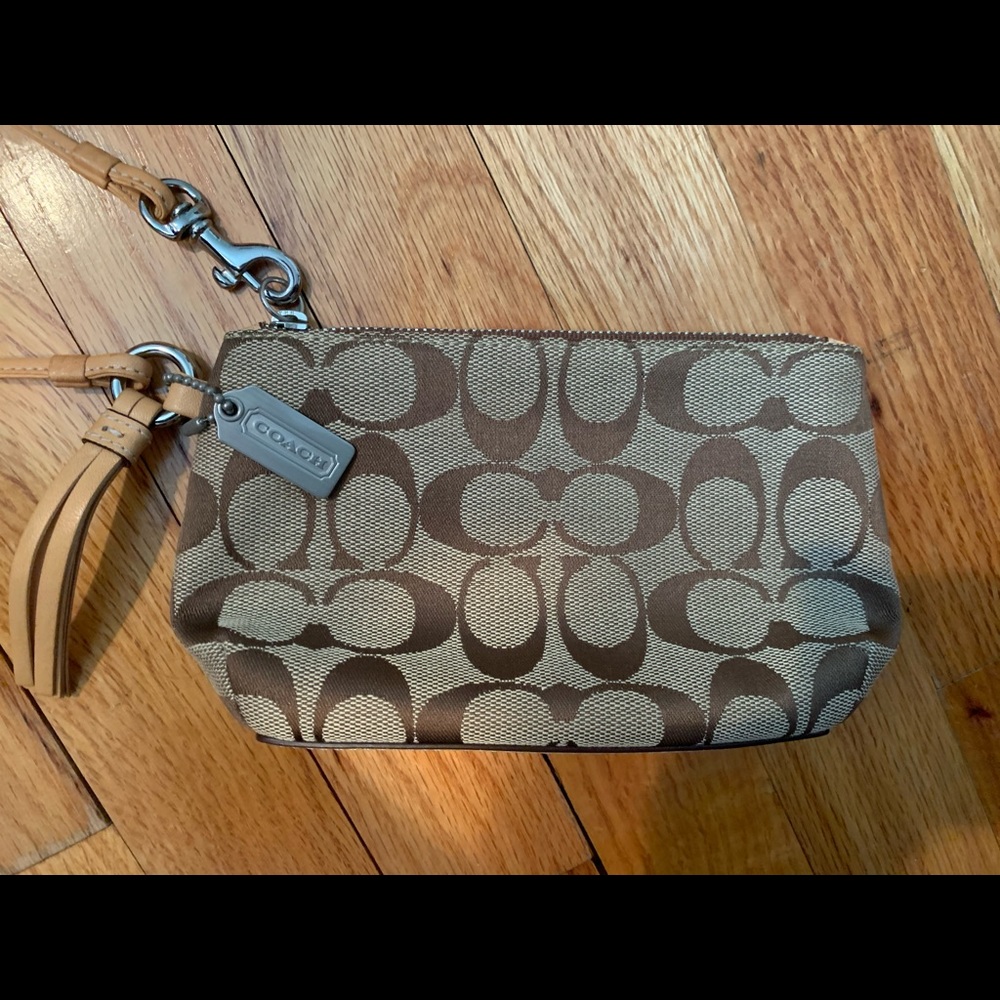 NWOT Coach Wristlet-Leather Embellishments